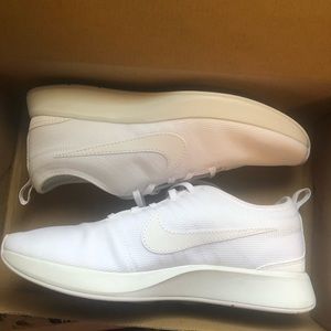 White Nike’s